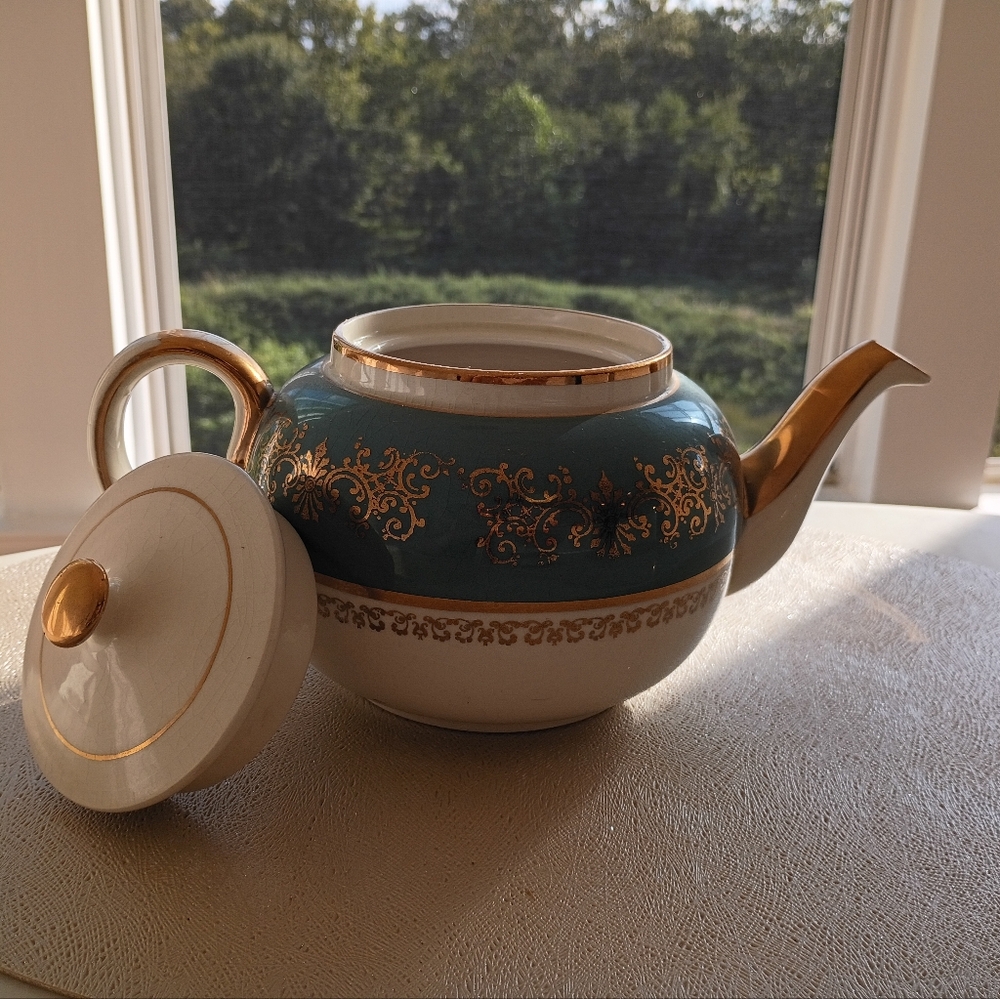 Sadler Staffordshire England Teapot